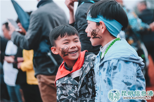 參加親子賽的小朋友