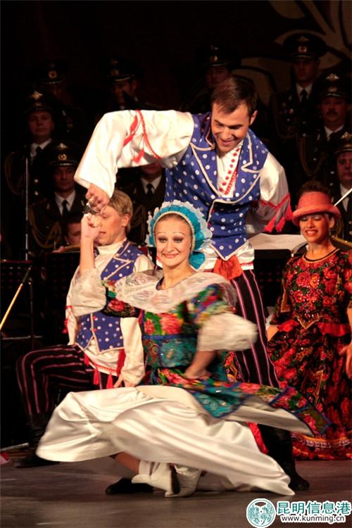 俄羅斯紅軍歌舞團(tuán)表演舞臺(tái)效果3 俄羅斯紅軍歌舞團(tuán)表演舞臺(tái)效果3