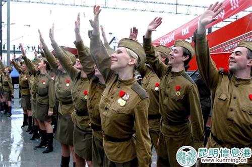 俄羅斯紅軍歌舞團(tuán)表演中 俄羅斯紅軍歌舞團(tuán)表演中
