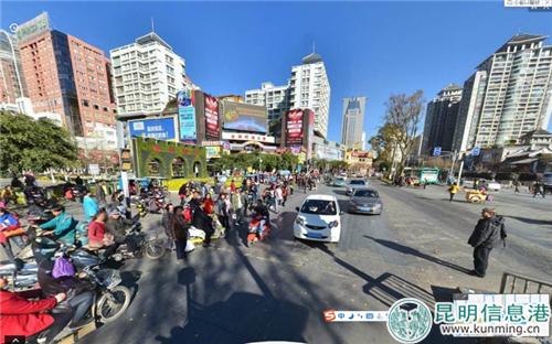 人車混行造成金碧路交通擁堵。