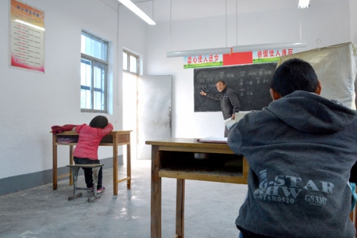 【中國夢·實踐者】孔文卿:堅守工作崗位36年 扎根深山育桃李