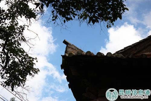 金砂小學(xué)的屋檐 記者薛江濤攝 金砂小學(xué)的屋檐 記者薛江濤攝