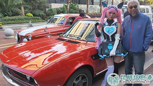 與cosplay演員合影