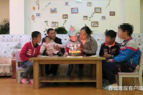 再尋7對(duì)愛(ài)心“父母”讓孤兒有個(gè)“家”昆明市兒童福利院_類家庭_已養(yǎng)育100多孤兒 (3)_副本