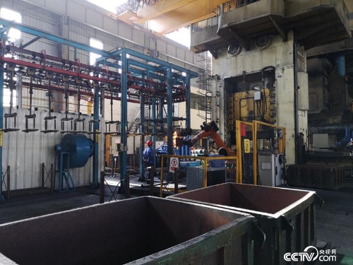 　　桂林經(jīng)開區(qū)汽車零部件加工廠房（何川/攝）