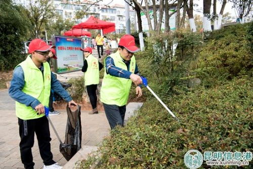 開展環(huán)境衛(wèi)生清掃保潔活動 開展環(huán)境衛(wèi)生清掃保潔活動