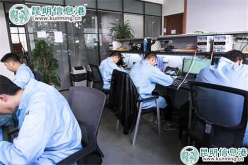 九機(jī)售后中心工作間