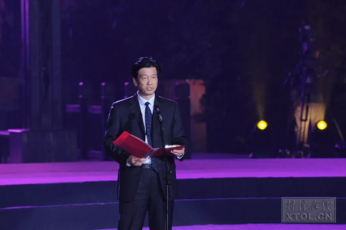 省委常委、省委宣傳部部長(zhǎng)蔡振紅致開幕辭