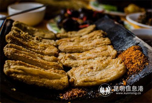 圖4：12月8日至12月9日，呈貢區(qū)“第二屆七步場(chǎng)豆腐文化旅游節(jié)”舉行。