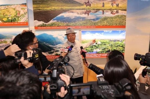 農(nóng)牧民進(jìn)京觀展“偉大的變革”點贊庫布其治沙成就