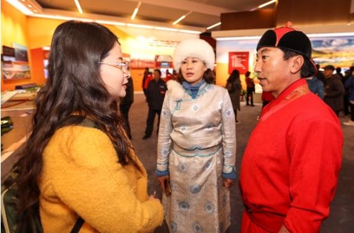 農(nóng)牧民進(jìn)京觀展“偉大的變革”點贊庫布其治沙成就