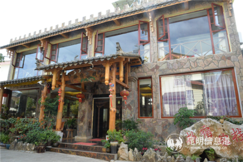 石林五棵樹村“彝族第一村”內(nèi)的民宿。記者俞逍 攝