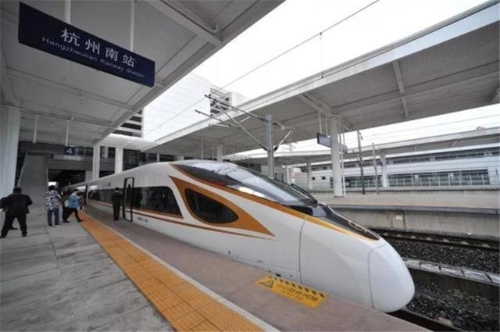 10條高鐵新線年底前開通，試運(yùn)行車上3瓶礦泉水驚呆眾人！