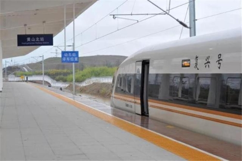 10條高鐵新線年底前開通，試運(yùn)行車上3瓶礦泉水驚呆眾人！