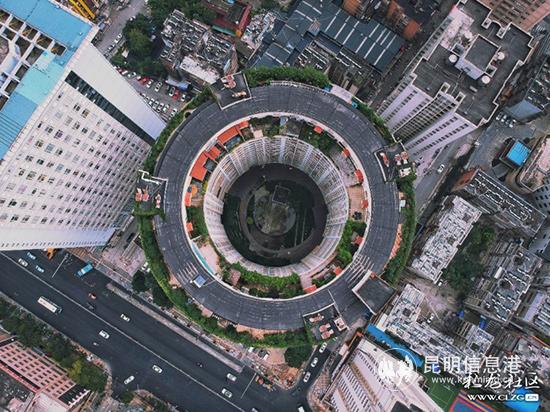 年度佳作獎《KM》 年度佳作獎《KM》