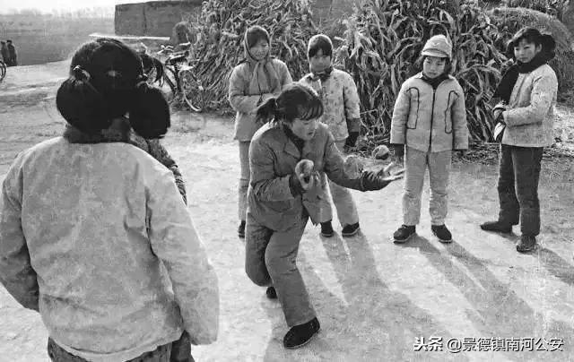 太會(huì)玩！這就是我們的童年啊！