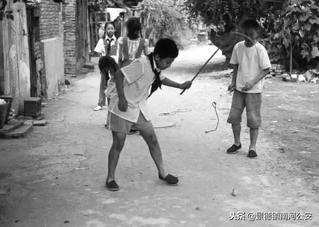 太會(huì)玩！這就是我們的童年??！