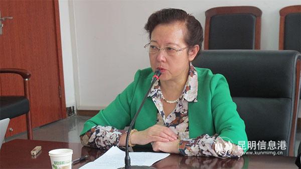 何黎教授 何黎教授