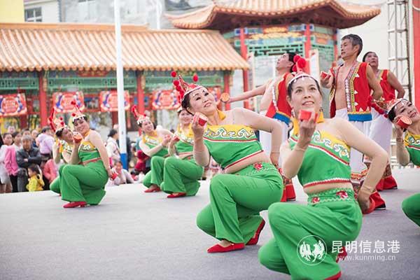 精彩的文藝演出 通訊員李偉攝 精彩的文藝演出 通訊員李偉攝