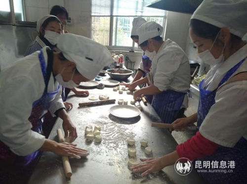 廚藝大比拼現(xiàn)場(chǎng)1