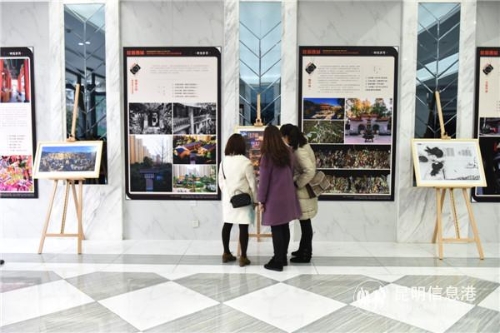 市民觀展的同時 互相交流