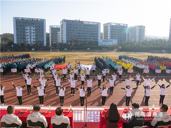 職工快閃合唱 通訊員李偉攝 職工快閃合唱 通訊員李偉攝