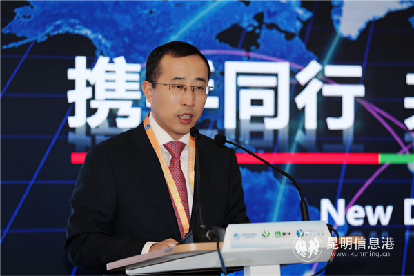 蒙牛集團CEO盧敏放發(fā)表演講 蒙牛集團CEO盧敏放發(fā)表演講