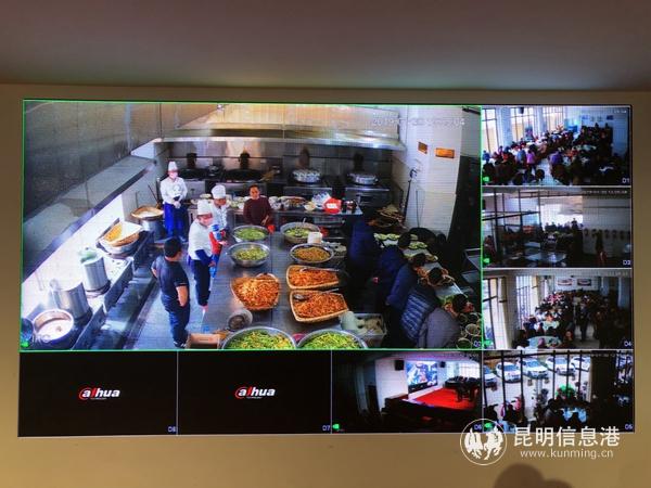 客堂內(nèi)的大屏 客堂內(nèi)的大屏