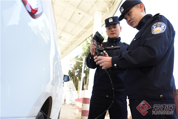 00300376690_ec080f16 00300376690_ec080f16