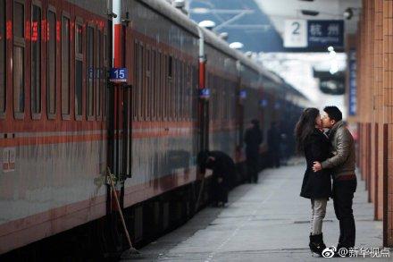 春運(yùn)的記憶 長長的站臺