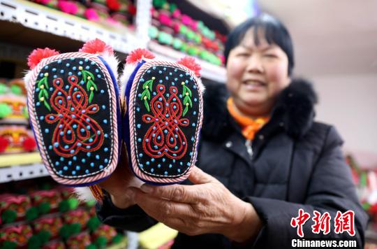 “葫蘆，富路”取其諧音，寓意“走富路”?！±铊F錘 攝