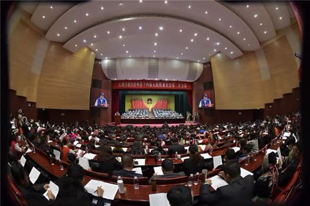 打好“綠色”牌，美麗大理要更美 秦蒙琳攝1