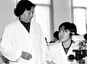 培養(yǎng)拔尖創(chuàng)新人才 要加強(qiáng)高校師生互動(dòng)與協(xié)作