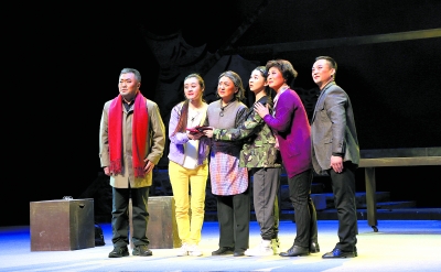 柳腔現(xiàn)代戲《家風(fēng)》演出劇照 柳腔現(xiàn)代戲《家風(fēng)》演出劇照