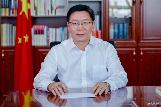 主任照片 主任照片