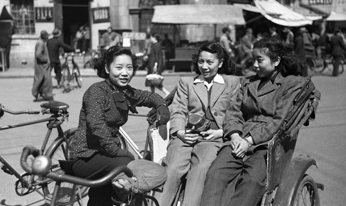 紀(jì)念周海嬰誕辰九十周年攝影藝術(shù)展在京開(kāi)幕 7