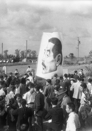 紀(jì)念周海嬰誕辰九十周年攝影藝術(shù)展在京開(kāi)幕 11