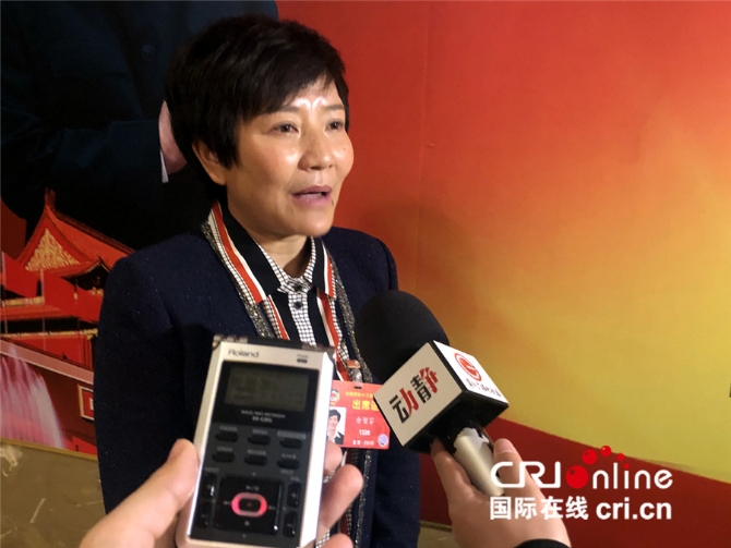 圖片默認(rèn)標(biāo)題_fororder_全國政協(xié)委員、貴州省盤州淤泥鄉(xiāng)巖博村的黨支部書記余留芬 攝影：孫清