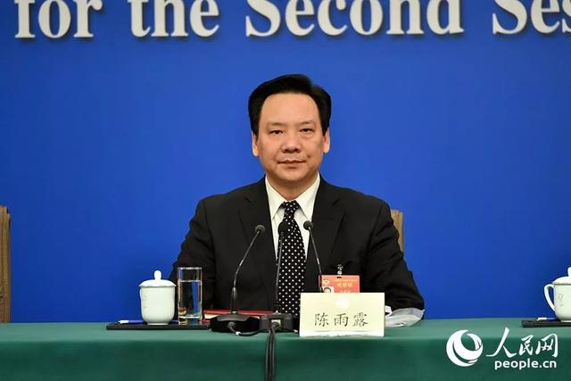 首場(chǎng)政協(xié)記者會(huì)，他為何放了這句“狠話”？