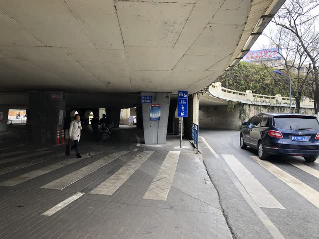 西站立交橋底層違建市場(chǎng)已拆除 年內(nèi)完成該區(qū)域綠化及亮化工程