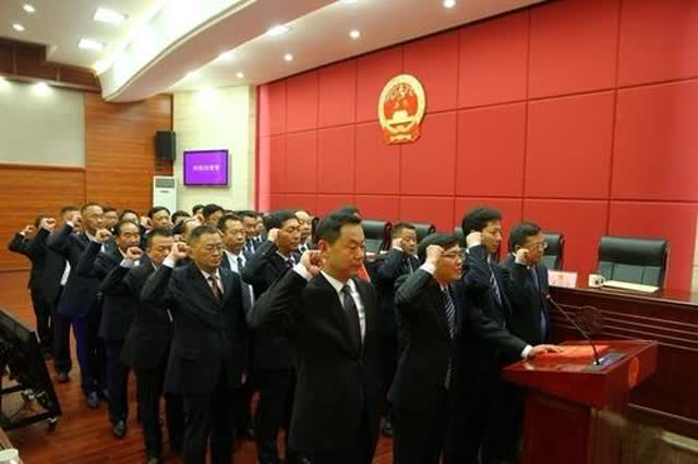 曲靖任命22名市政府工作部門“一把手” 3