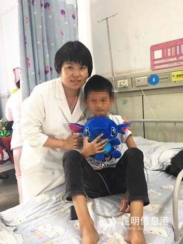 陶娜與小患者 陶娜與小患者