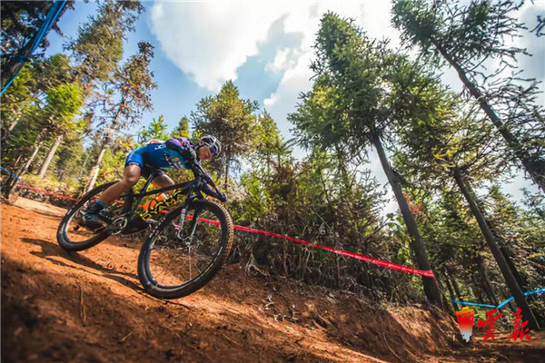 中國(guó)山地自行車聯(lián)賽啟迪杯揭幕戰(zhàn)騰沖比拼