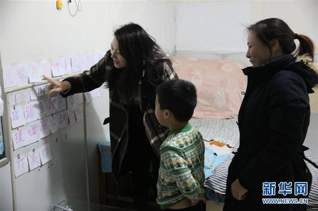 (兩會·圖片故事)(5)全國人大代表王欣會:讓自閉癥兒童融入社會生活