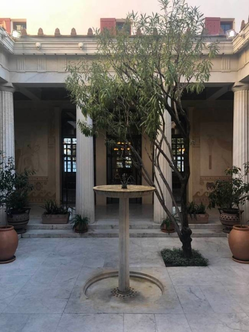 時政新聞眼丨尼斯夜談、戰(zhàn)機護(hù)航、凱旋門迎賓，一場特殊之訪來了