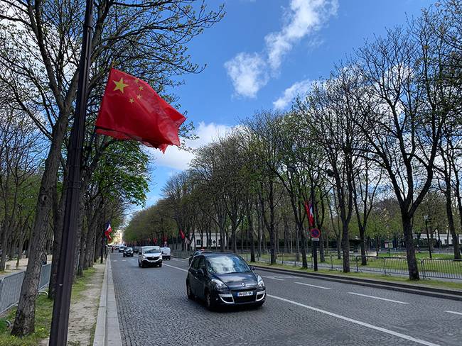 時政新聞眼丨尼斯夜談、戰(zhàn)機護(hù)航、凱旋門迎賓，一場特殊之訪來了