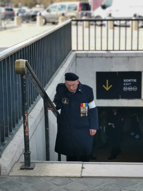 時政新聞眼丨尼斯夜談、戰(zhàn)機護(hù)航、凱旋門迎賓，一場特殊之訪來了