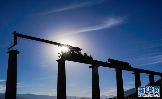 （西藏民主改革60周年）（2）今日西藏：立體交通——世界屋脊變坦途