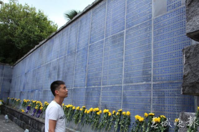 騰沖滇西抗戰(zhàn)紀(jì)念館及國殤墓園再度迎來暑期祭拜熱潮