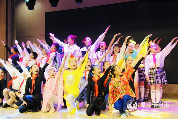 圖二 課本劇表演《感恩大自然》 圖二 課本劇表演《感恩大自然》